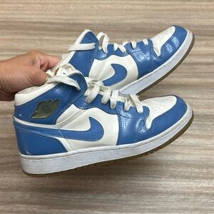 Vintage 03’ NIKE AIR JORDAN 1 RETRO PATENT LEATHER UNC Size 5.5 Youth/women’s 7